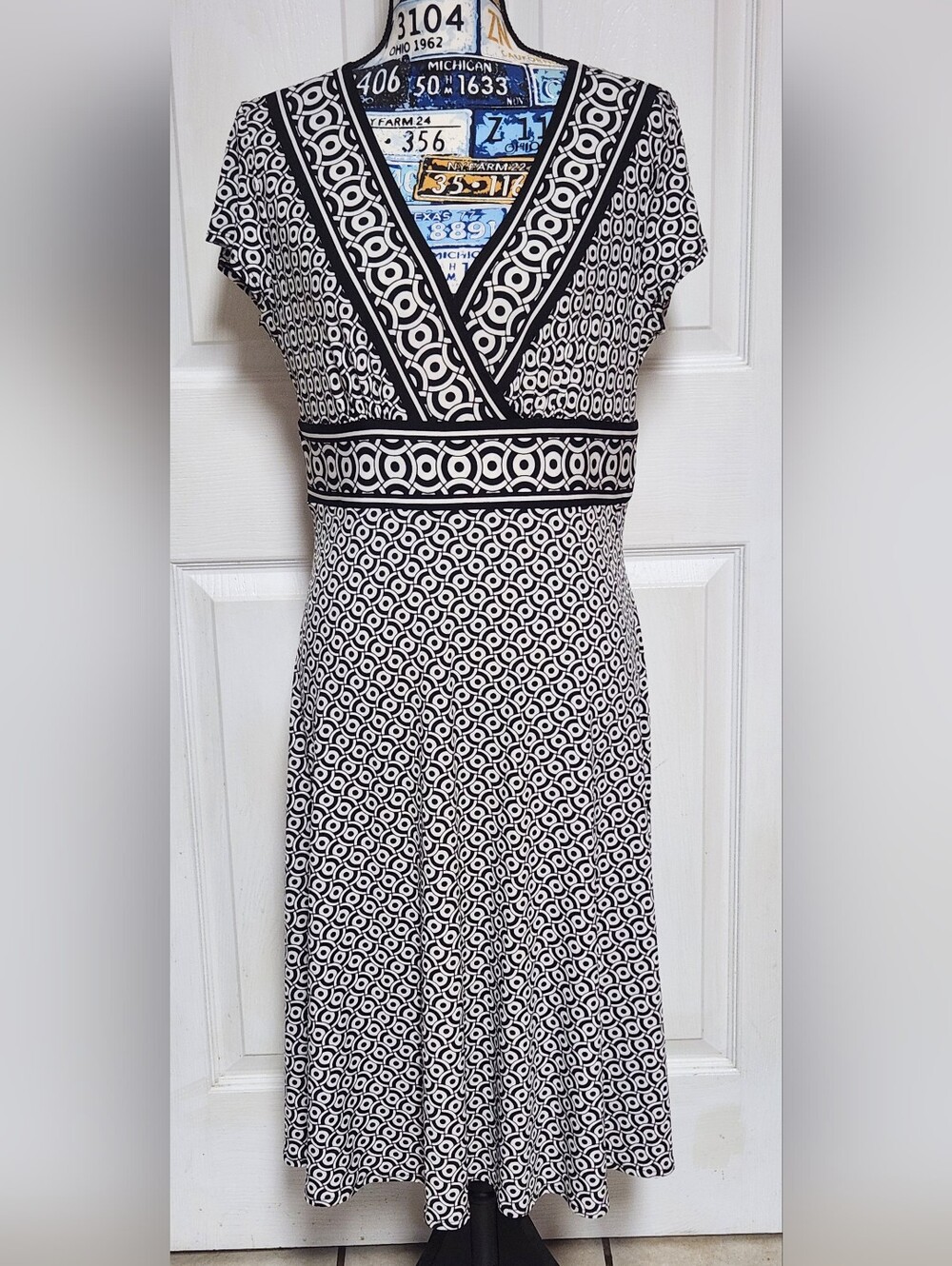 Dressbarn Women's Midi Black & White Dress Size 14